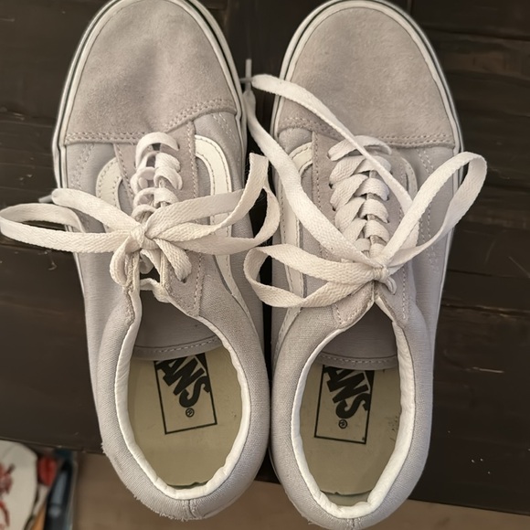 Vans Old Skool Low top sneakers. Grey and white. EUC. Size Men’s 5. - Picture 7 of 8